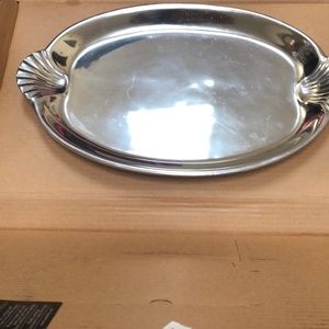 The Wilton company Serve ware